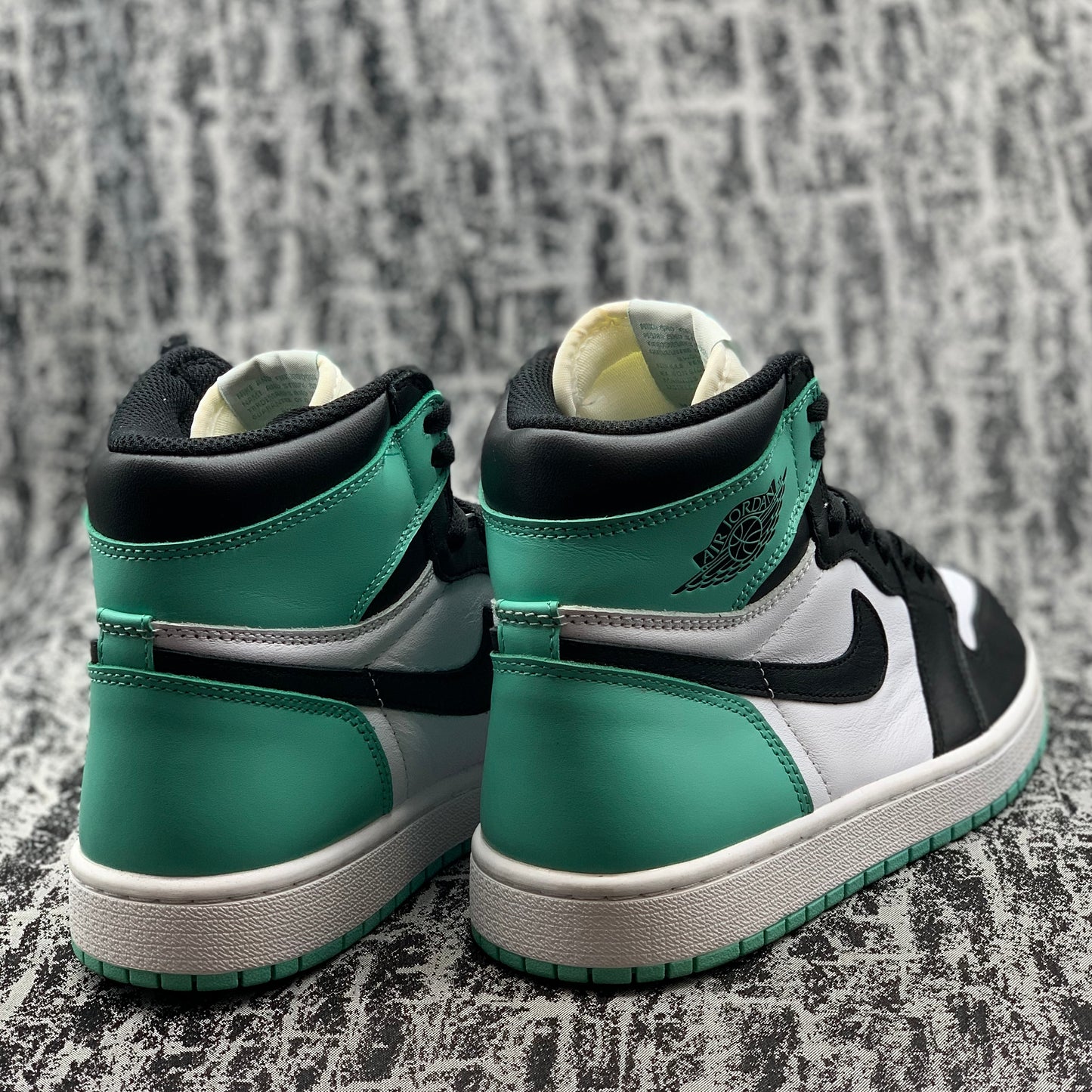 Jordan 1 High Menta