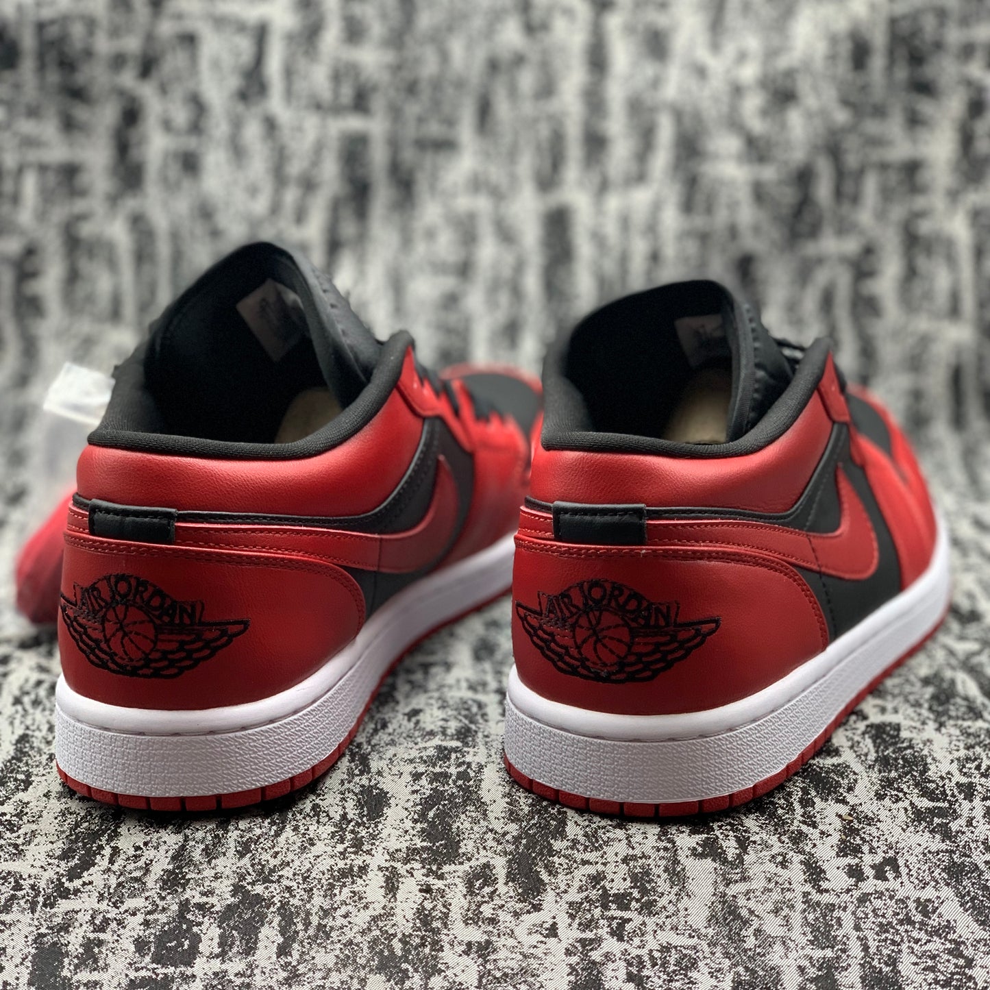 Jordan 1 Low Bred