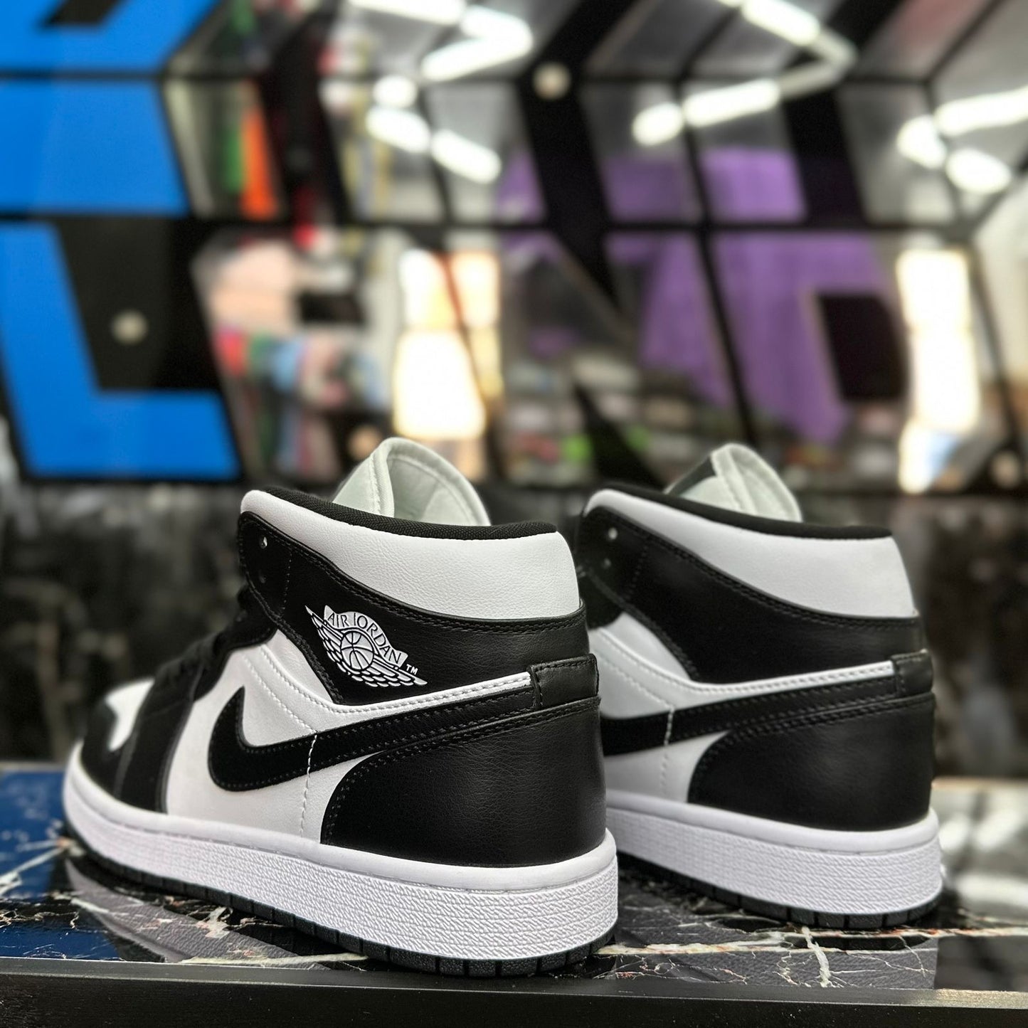 Jordan 1 Mid Panda