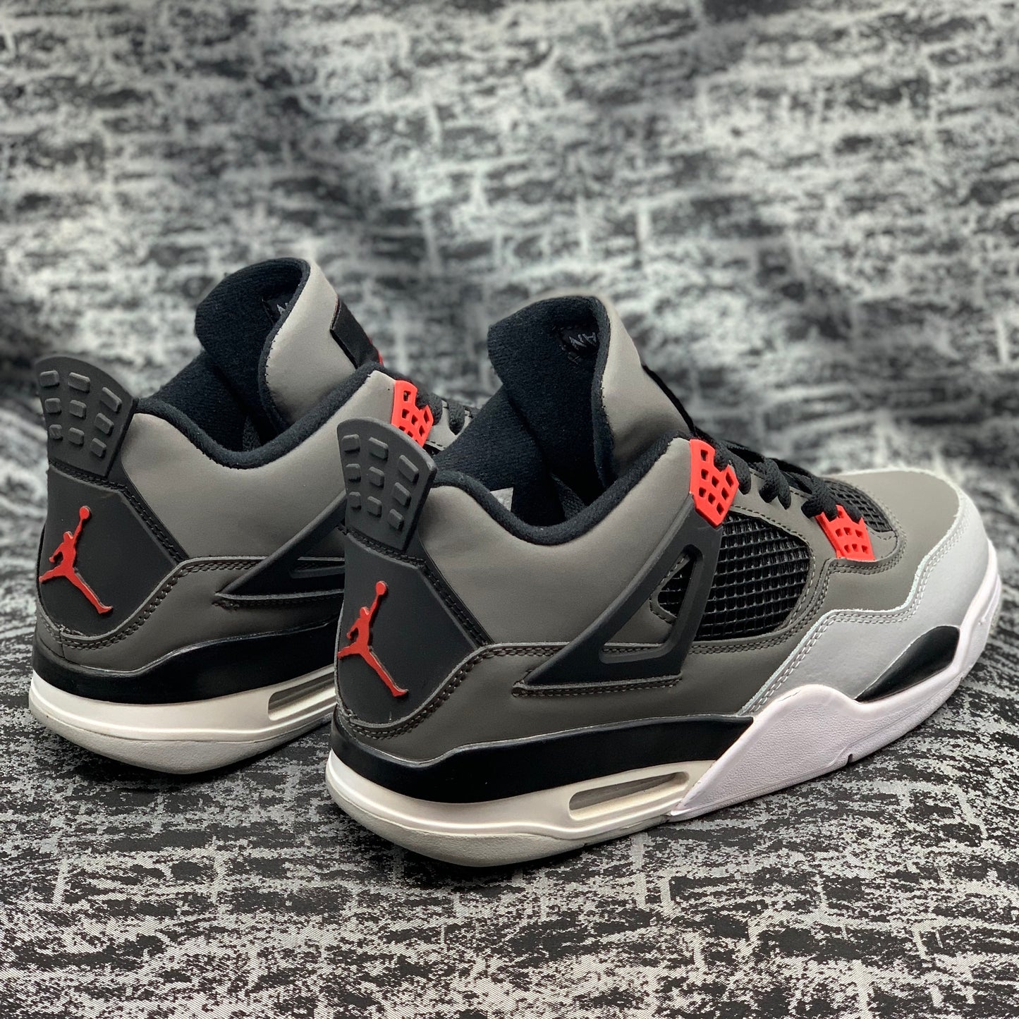 Jordan 4 Gris/Rojo