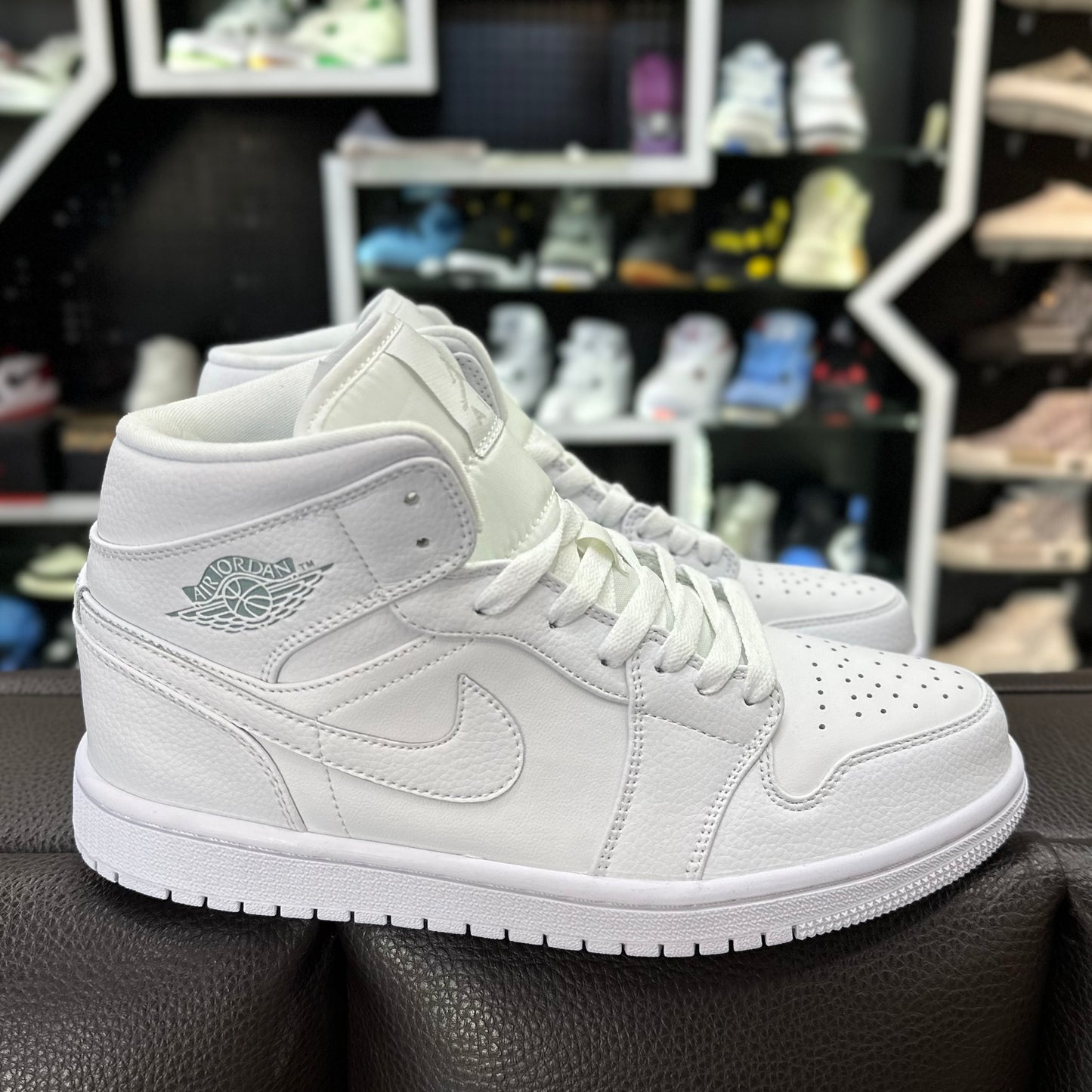 Jordan 1 Mid Todo Blanco