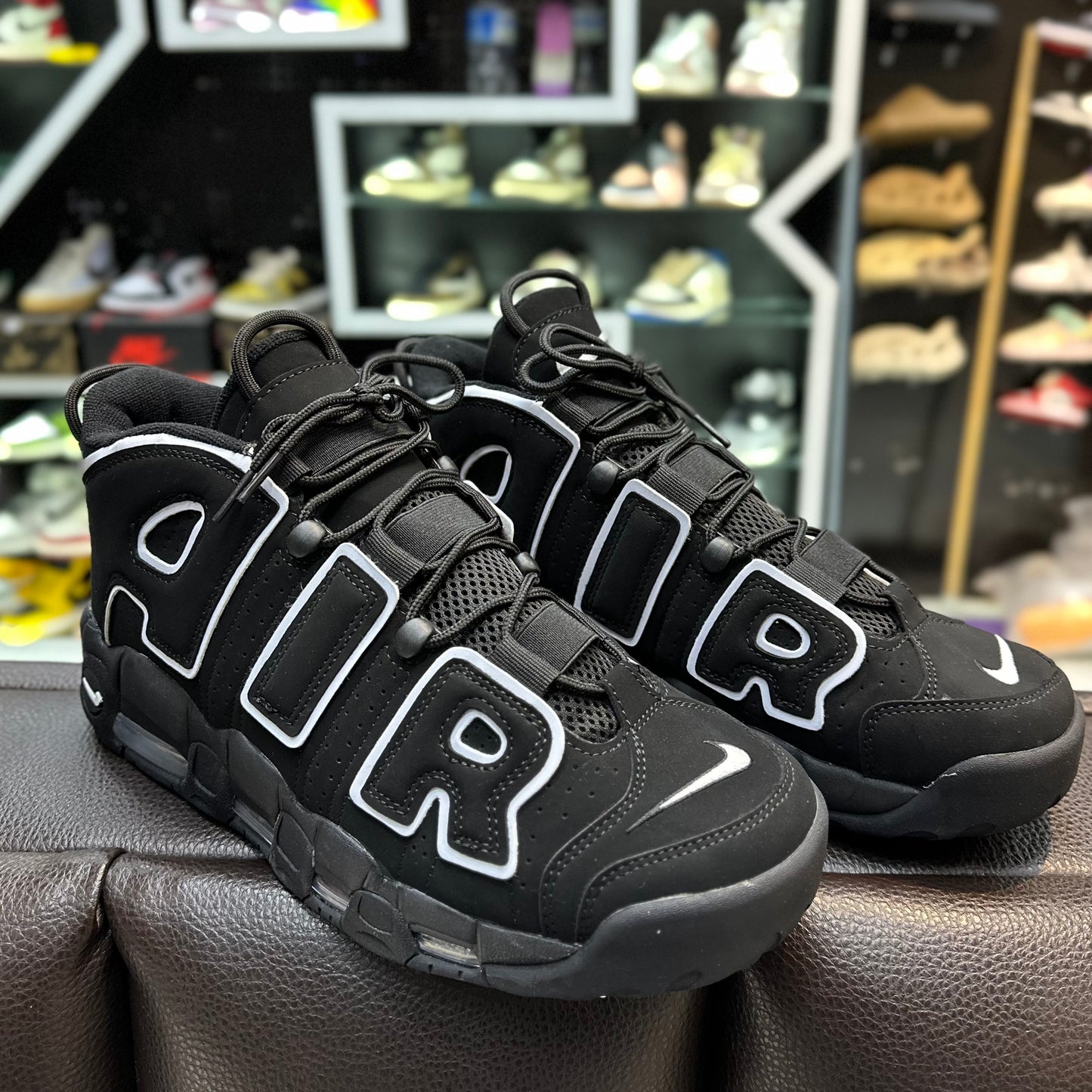 Uptempo Negro/Blanco