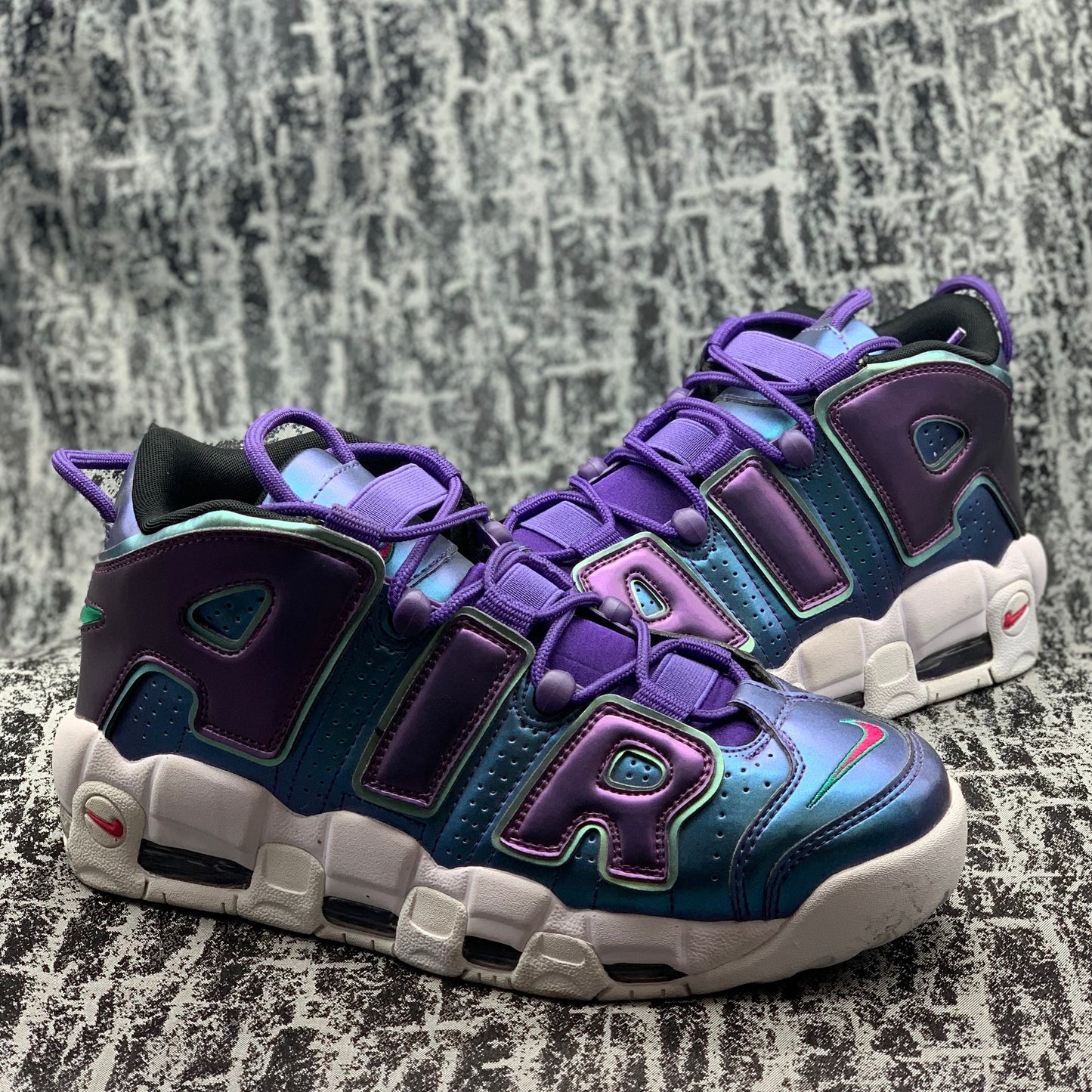 Uptempo Morado Tornasol