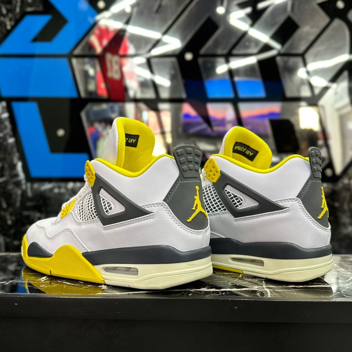 Jordan 4 Vivid Sulfur