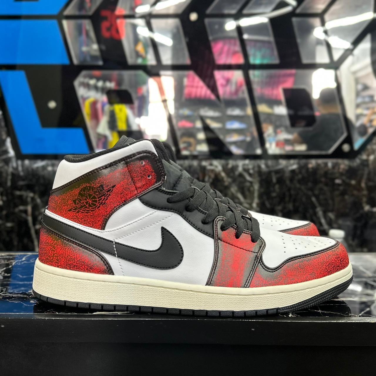 Jordan 1 Mid Wear-Away Chicago