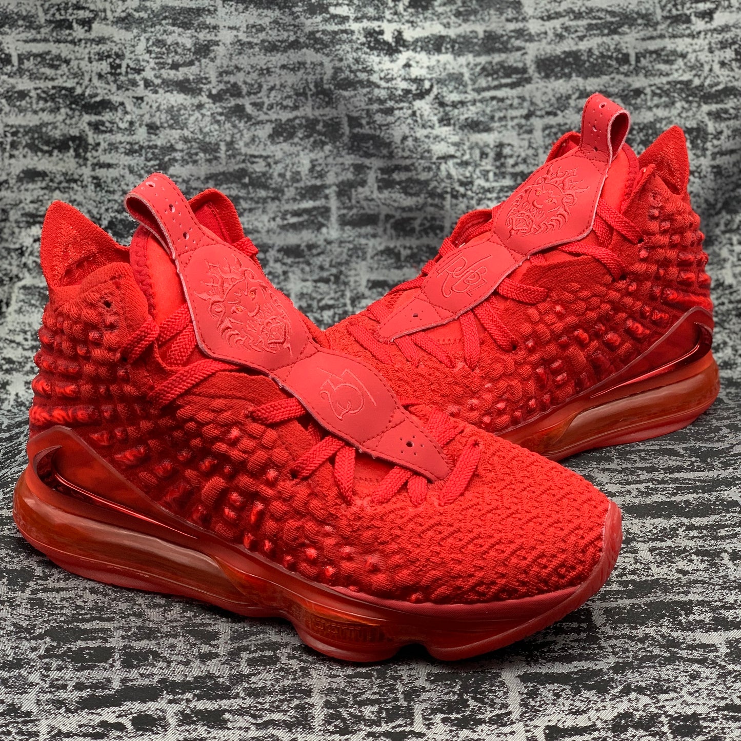 LeBron James 17 Rojo