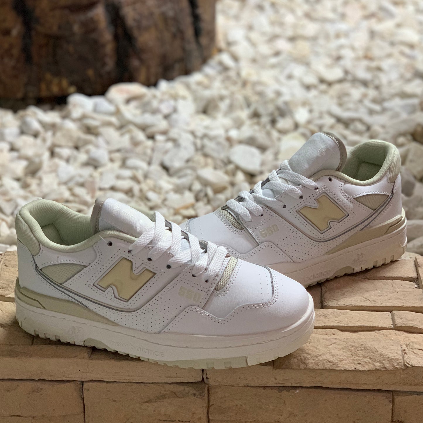 NB 550 Beige