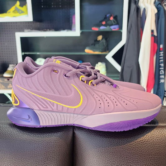 LeBron James 21 Morado