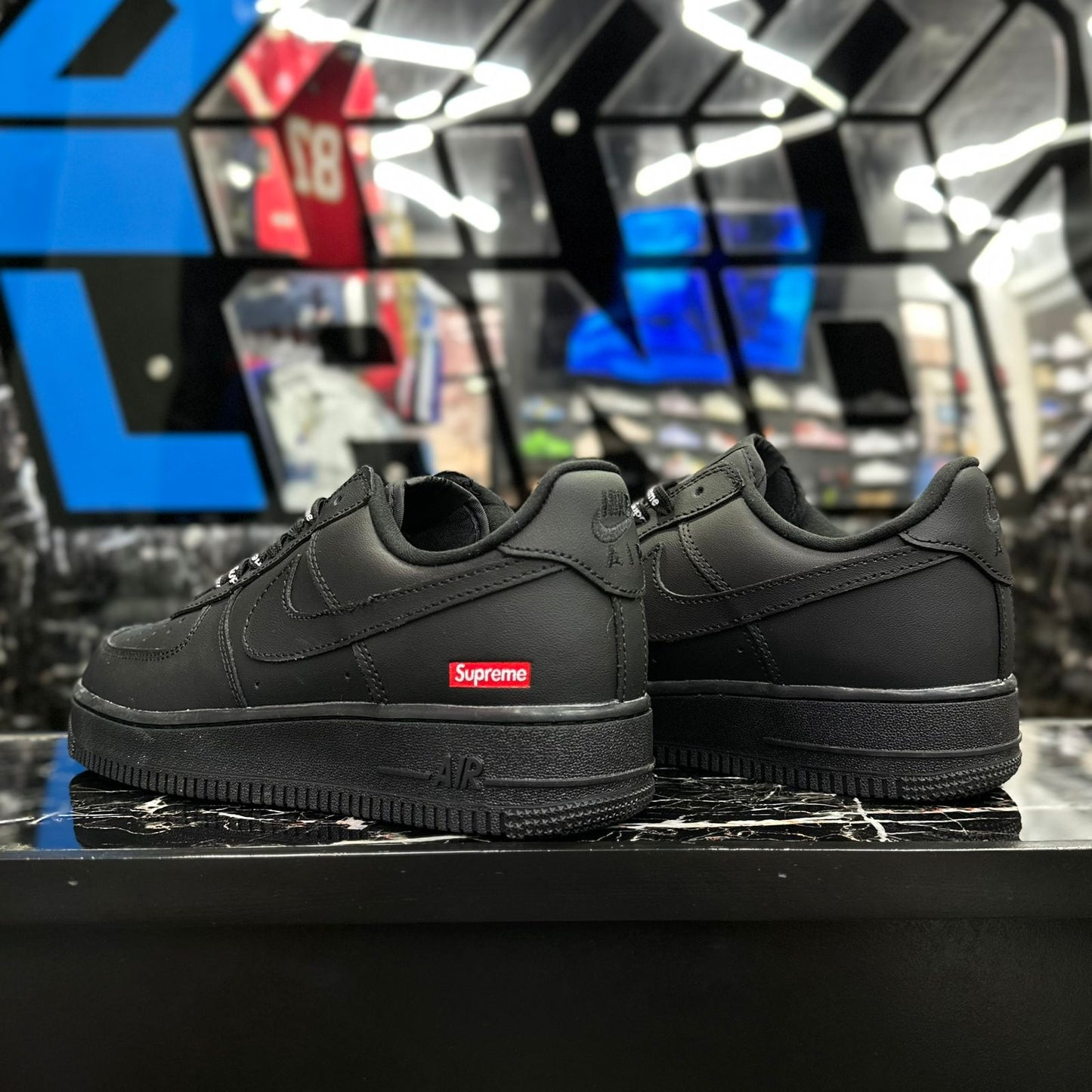 AF1 Low Negro/Supreme