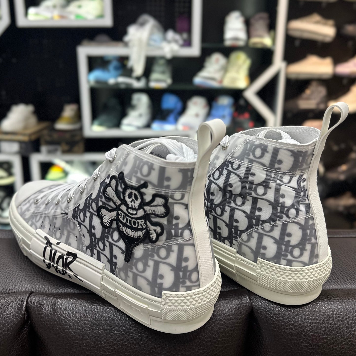 Dior Converse Abeja