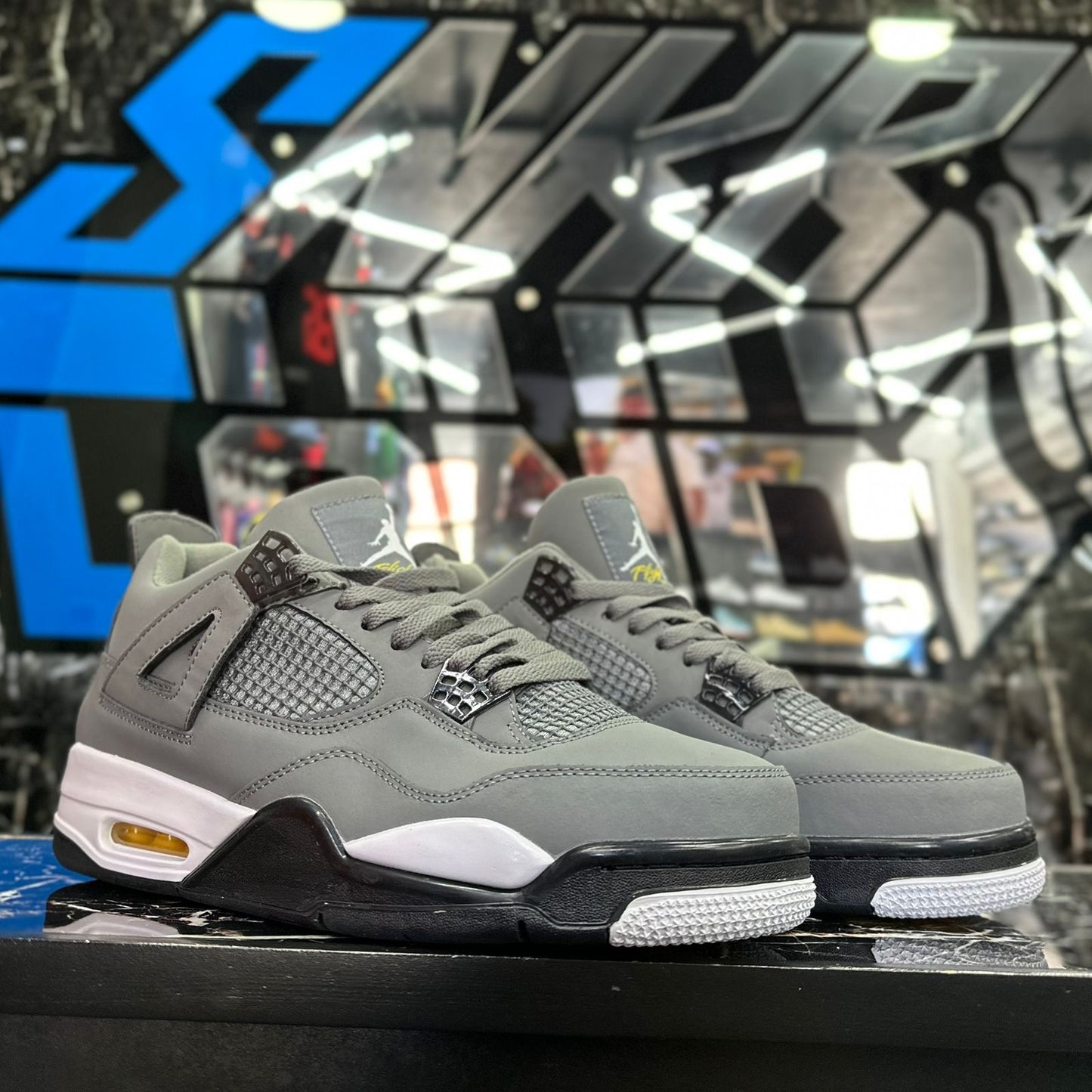 Jordan 4 Cool Gray