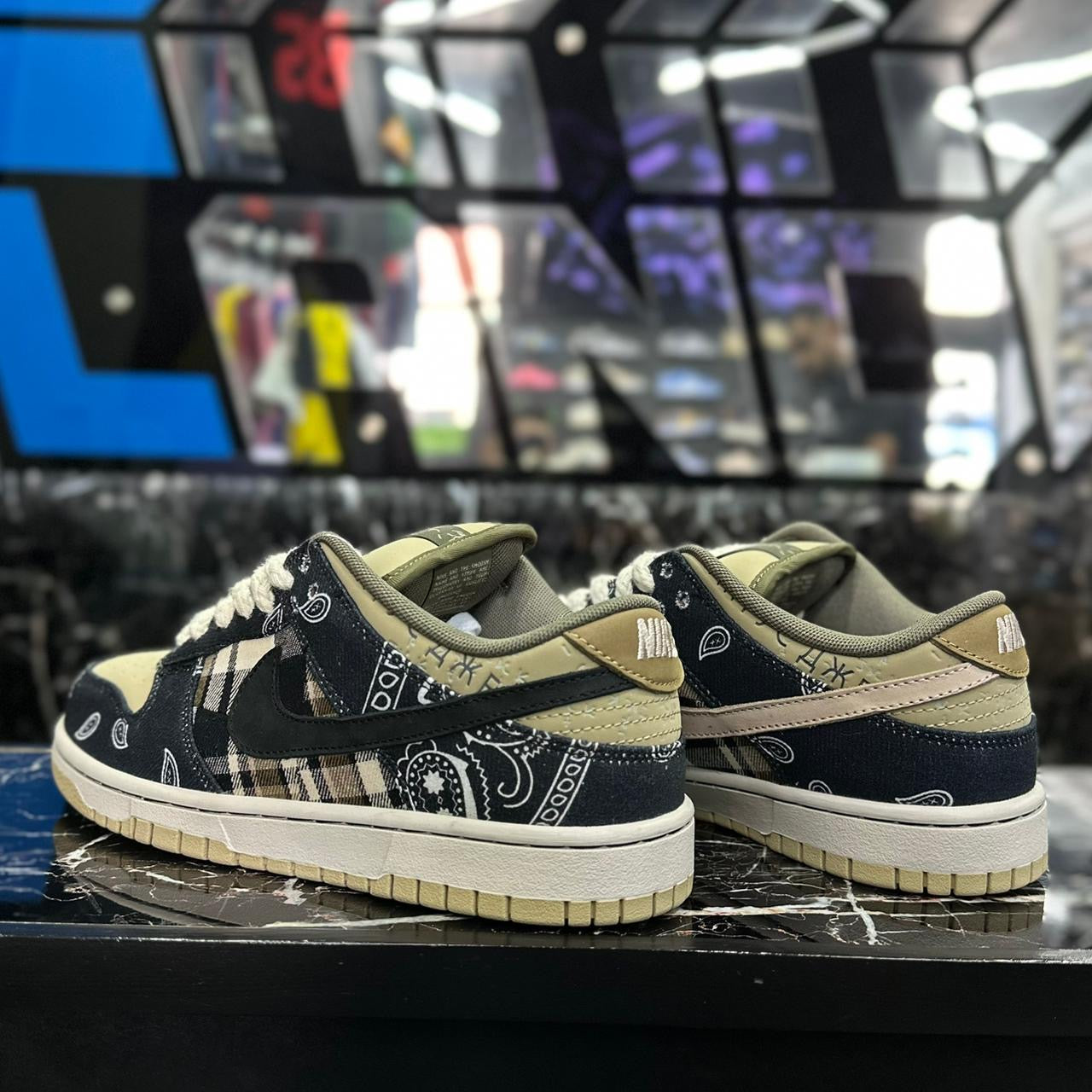 SB Dunk Travis Scott