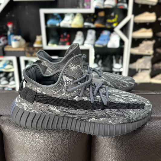 YEEZY BOOST 350 V2 Onix