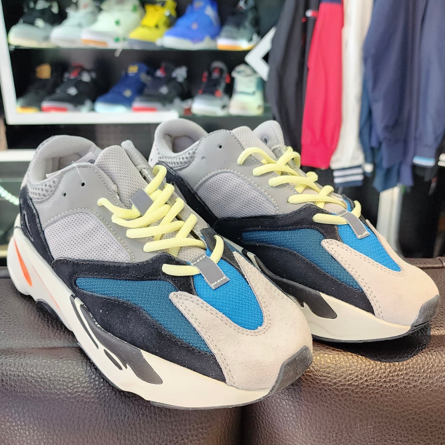 YEEZY BOOST 700 Beige Verde Azul