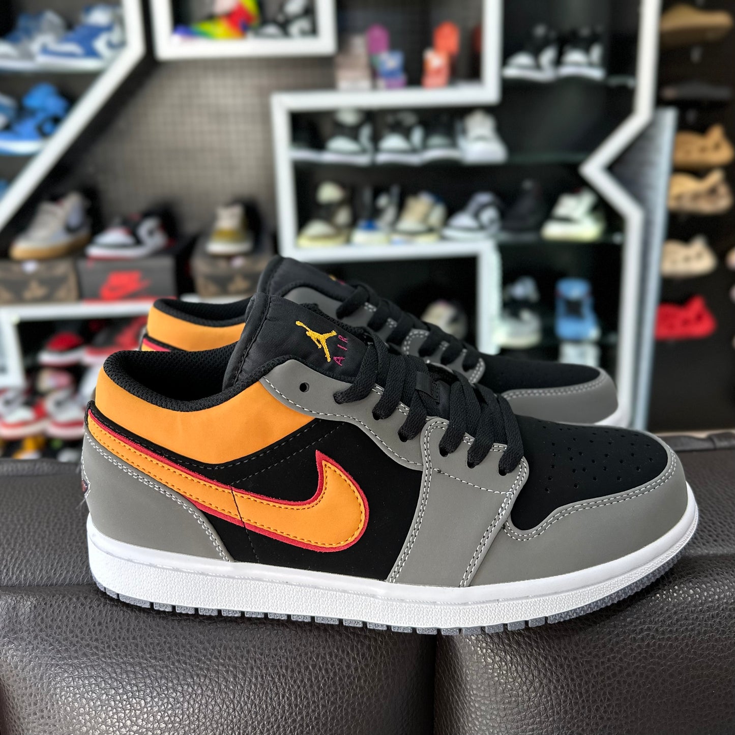 Jordan 1 Low Gris Naranja