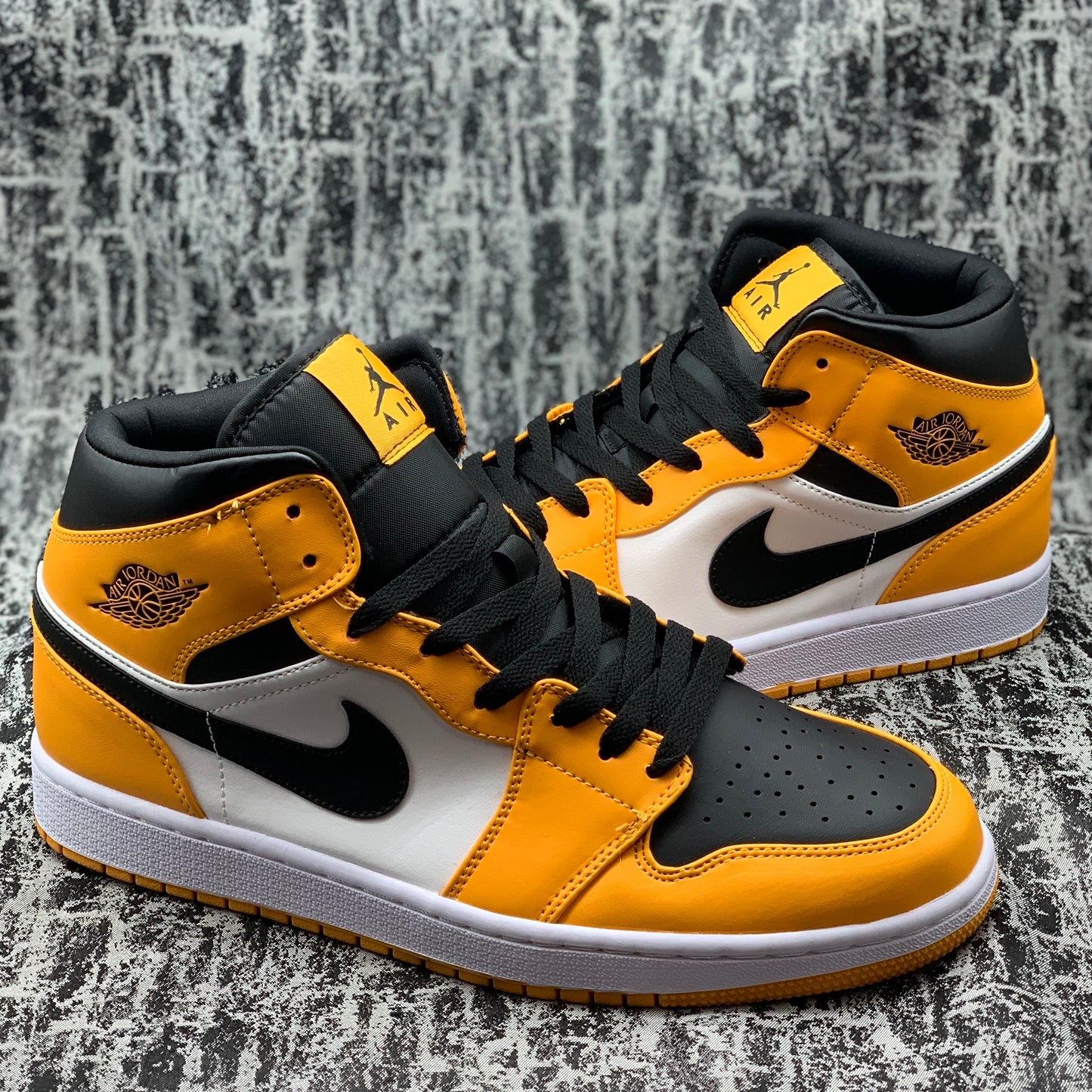 Jordan 1 Mid Taxi