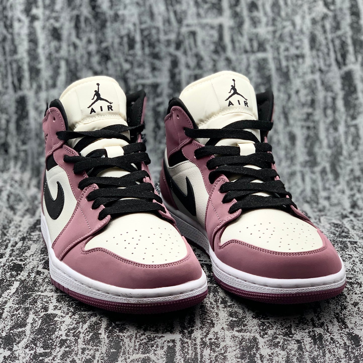 Jordan 1 Mid Berry