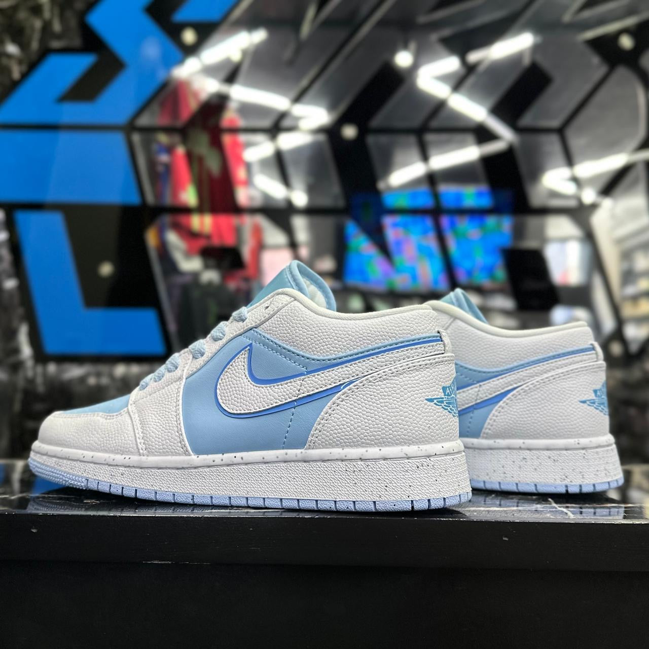 Jordan 1 Low Unc Blue Toe