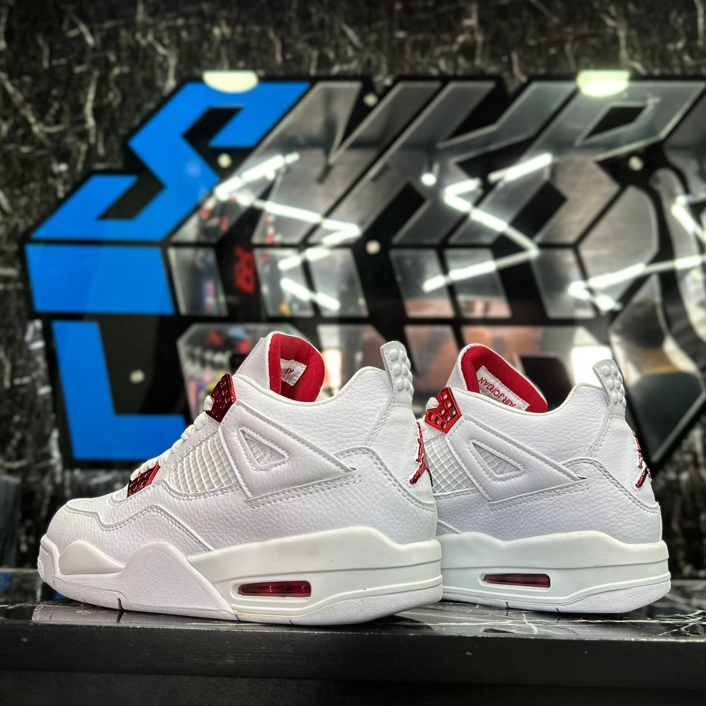 Jordan 4 Placas Rojas