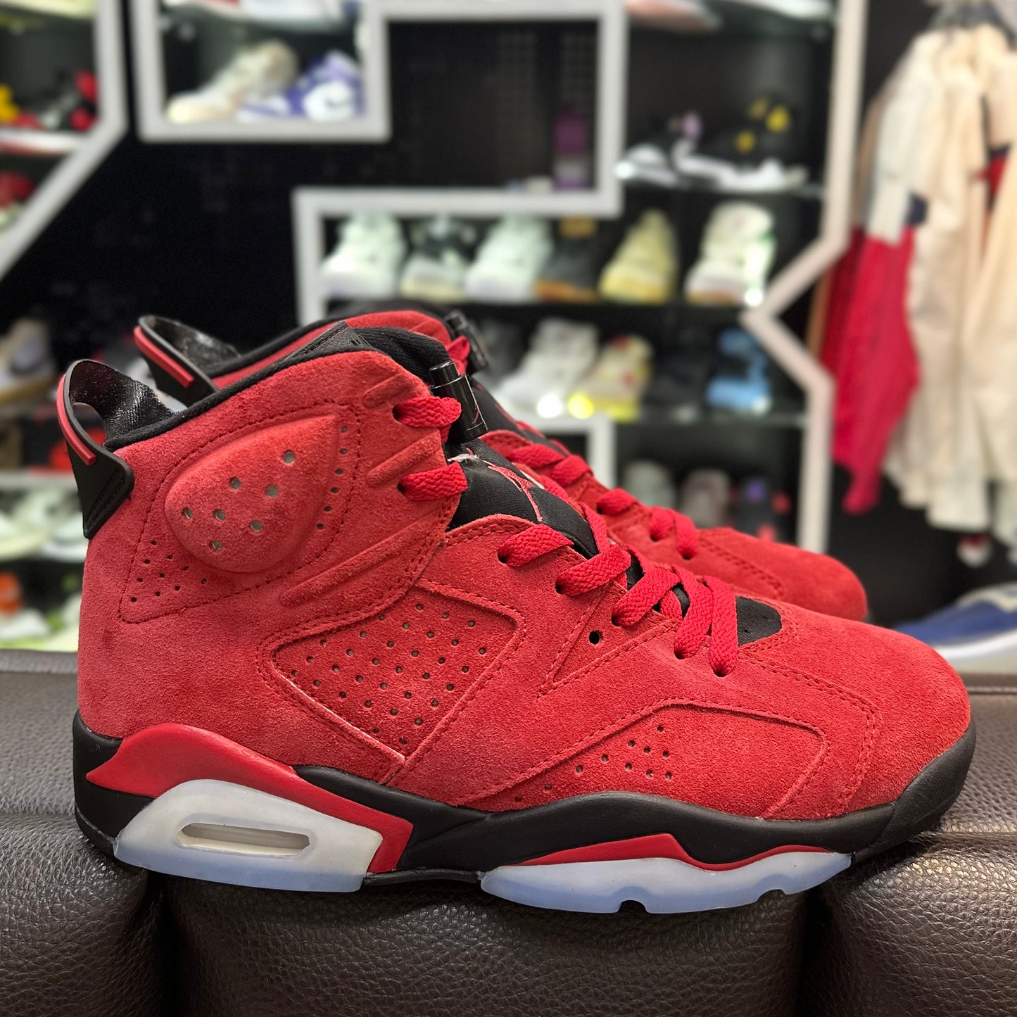 Jordan 6 Rojo Gamuza – Sneakerland