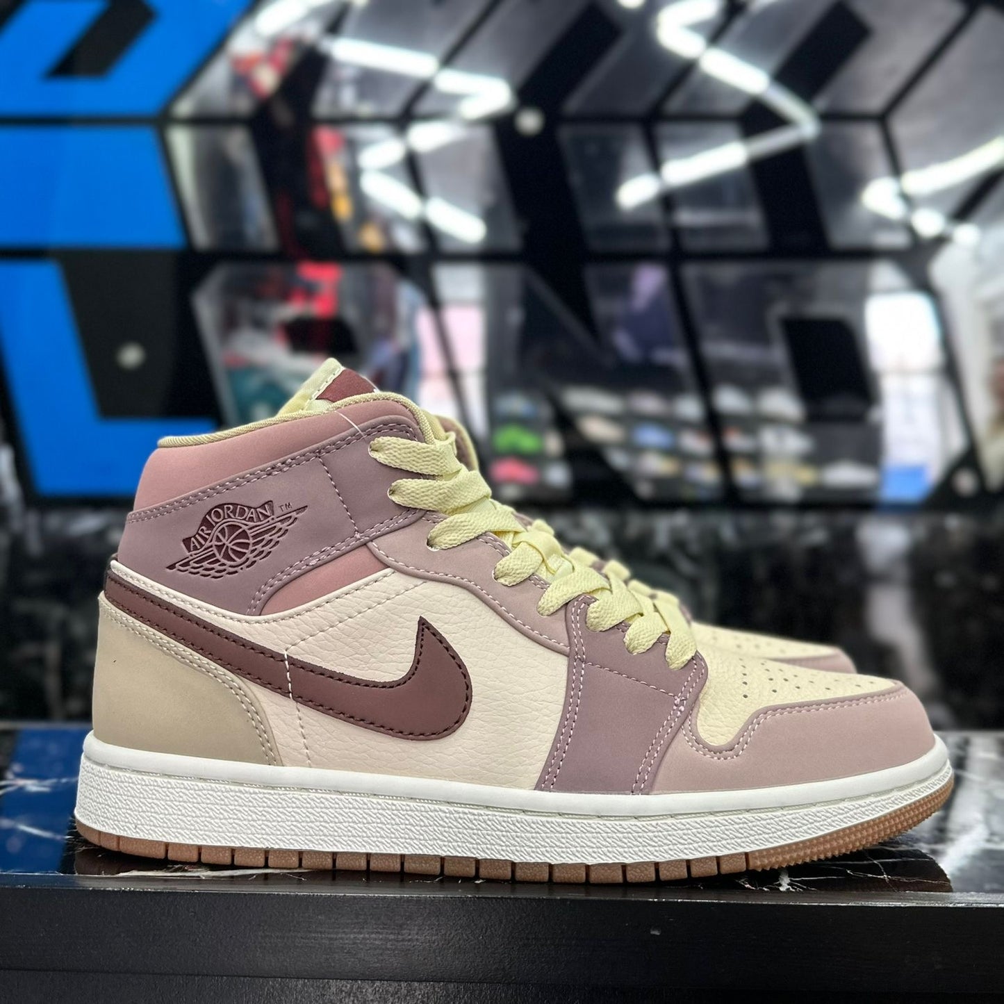 Jordan 1 Mid Pony