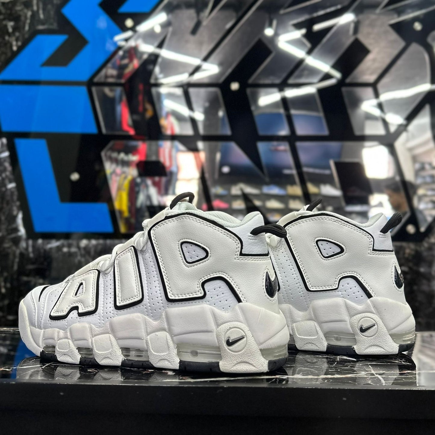 Uptempo Summit White Black