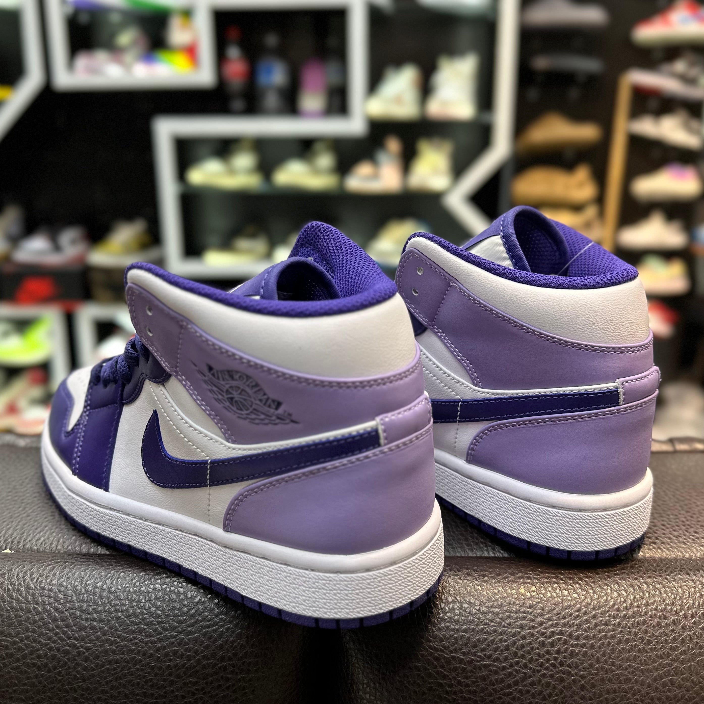 Jordan 1 mid morado sale