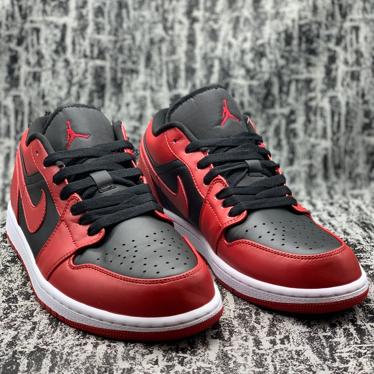 Jordan 1 Low Bred