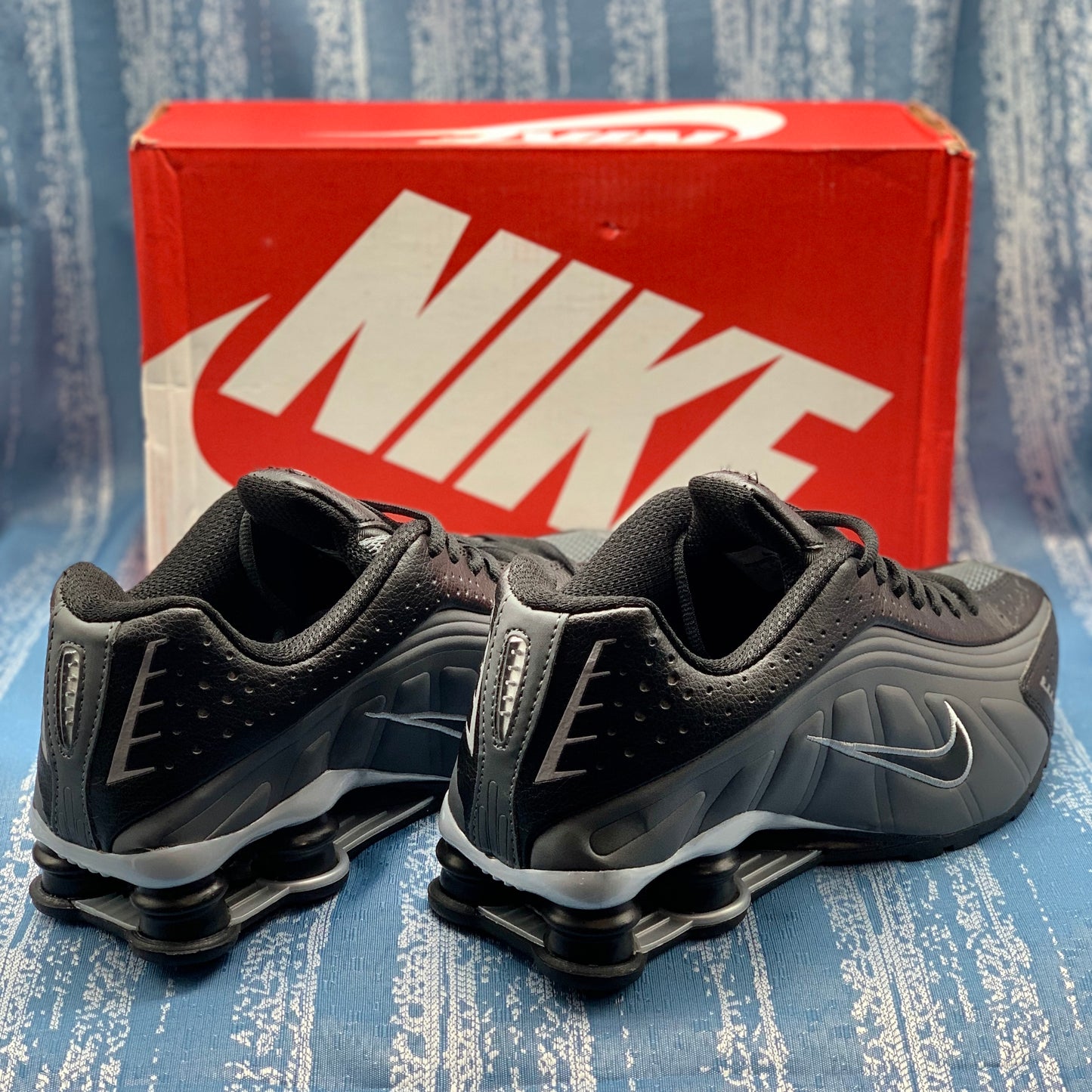 Nike Shox Negro/Gris