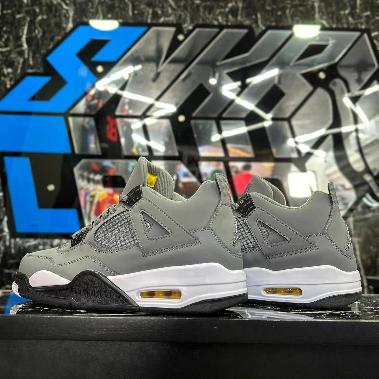 Jordan 4 Cool Gray