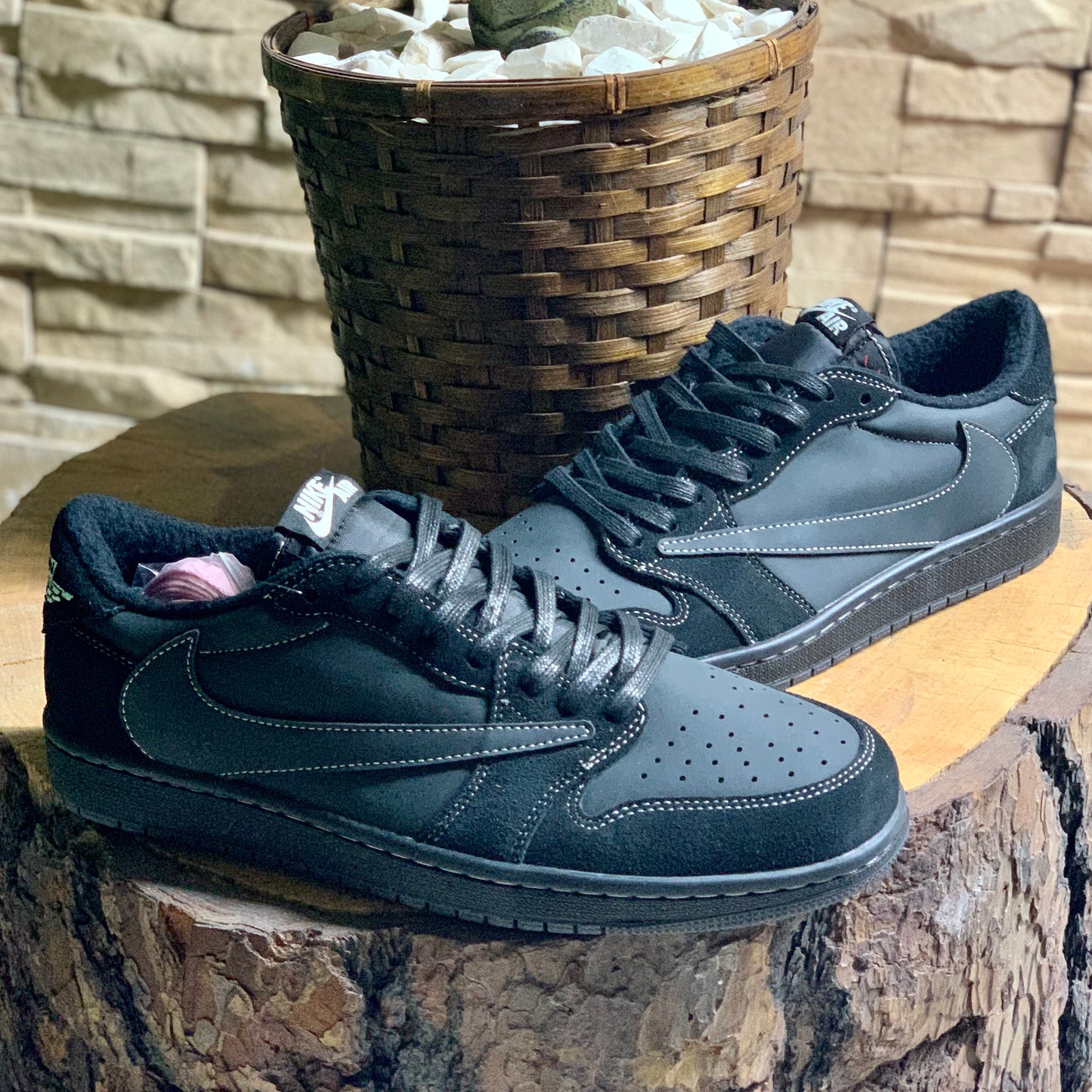 Jordan 1 Low Travis Phantom