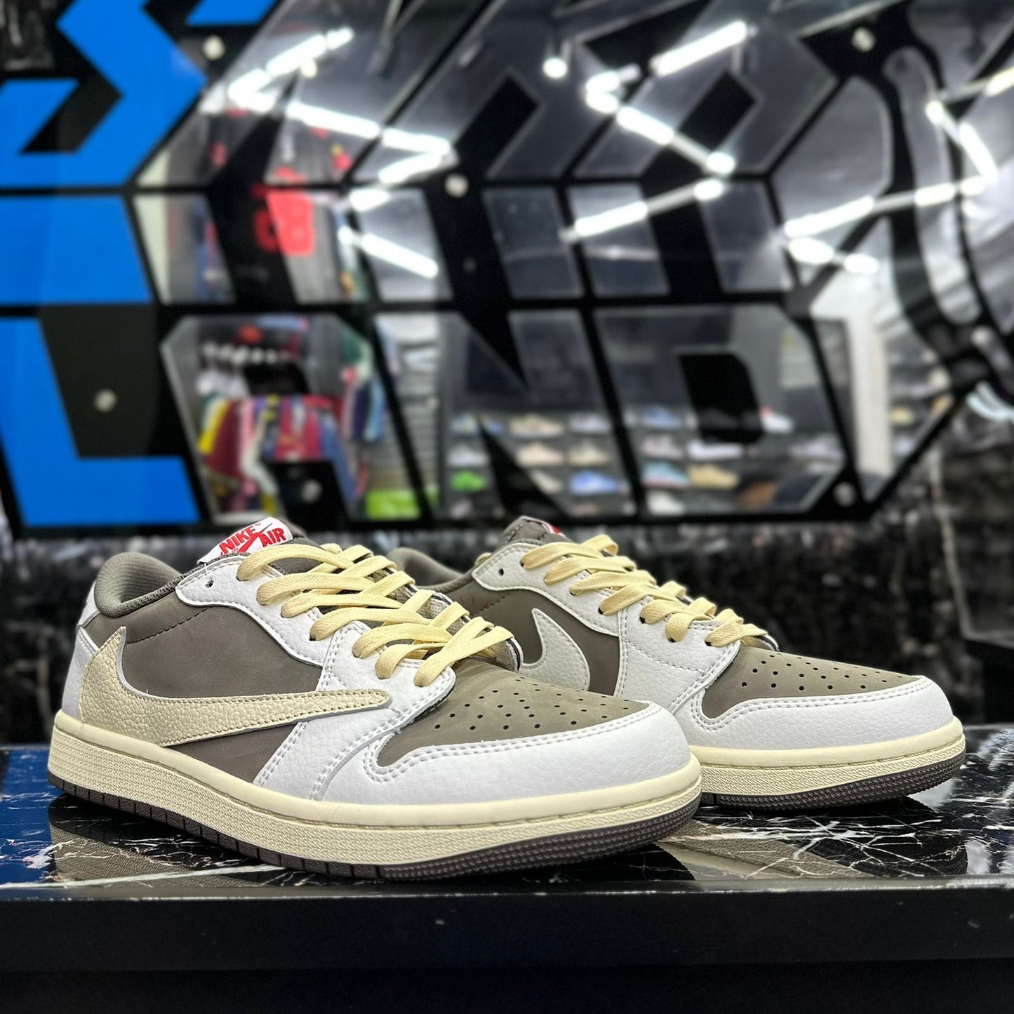 Jordan 1 Low Travis Reverse Mocca