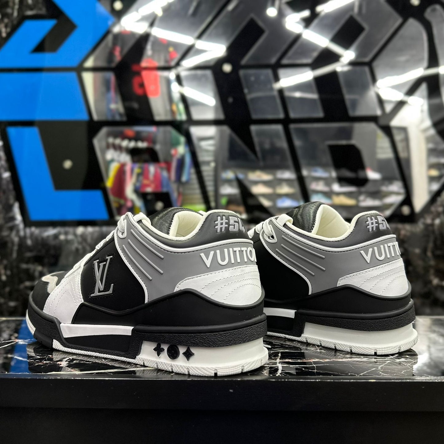 LV Trainer White-Black