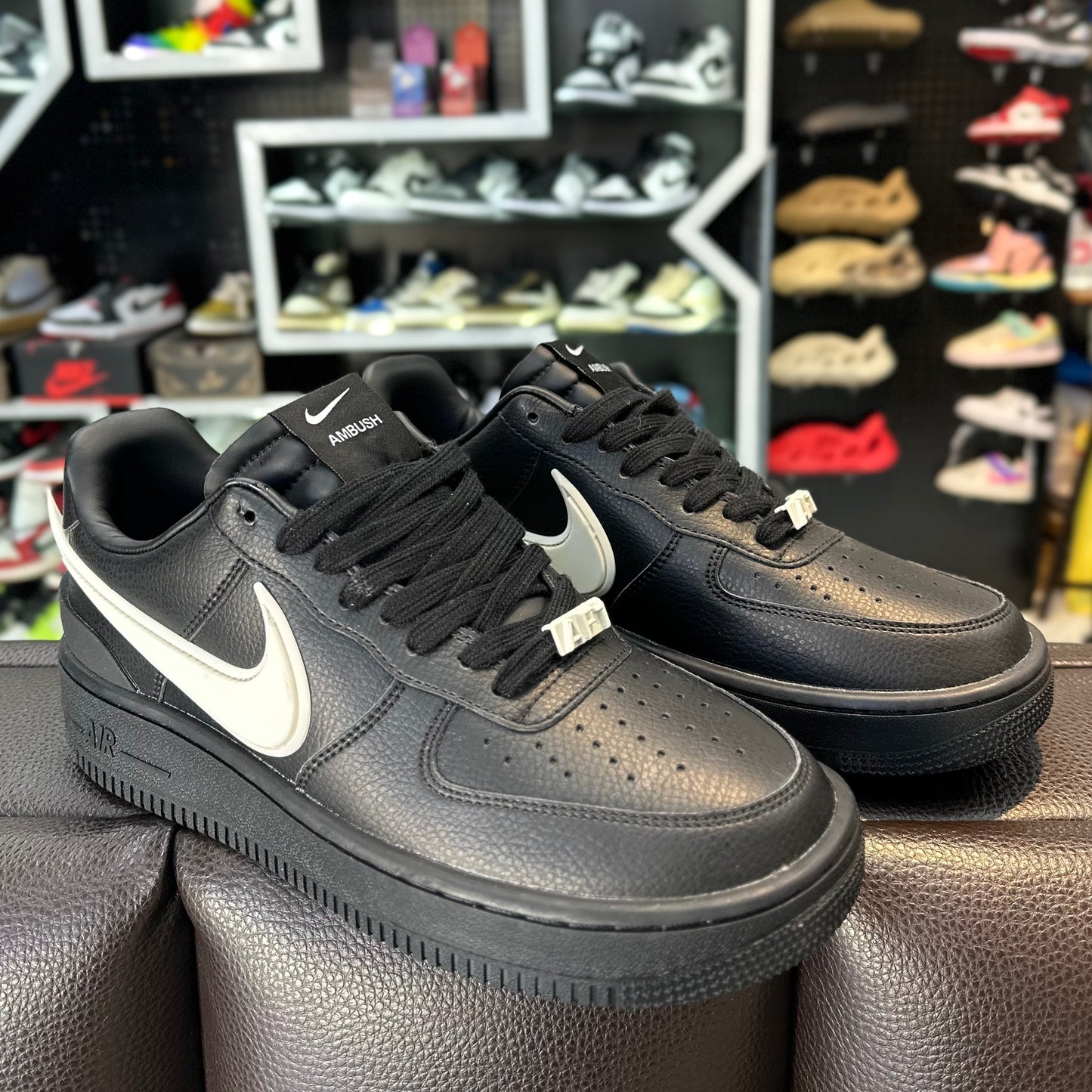 AF1 Low Ambush Negro