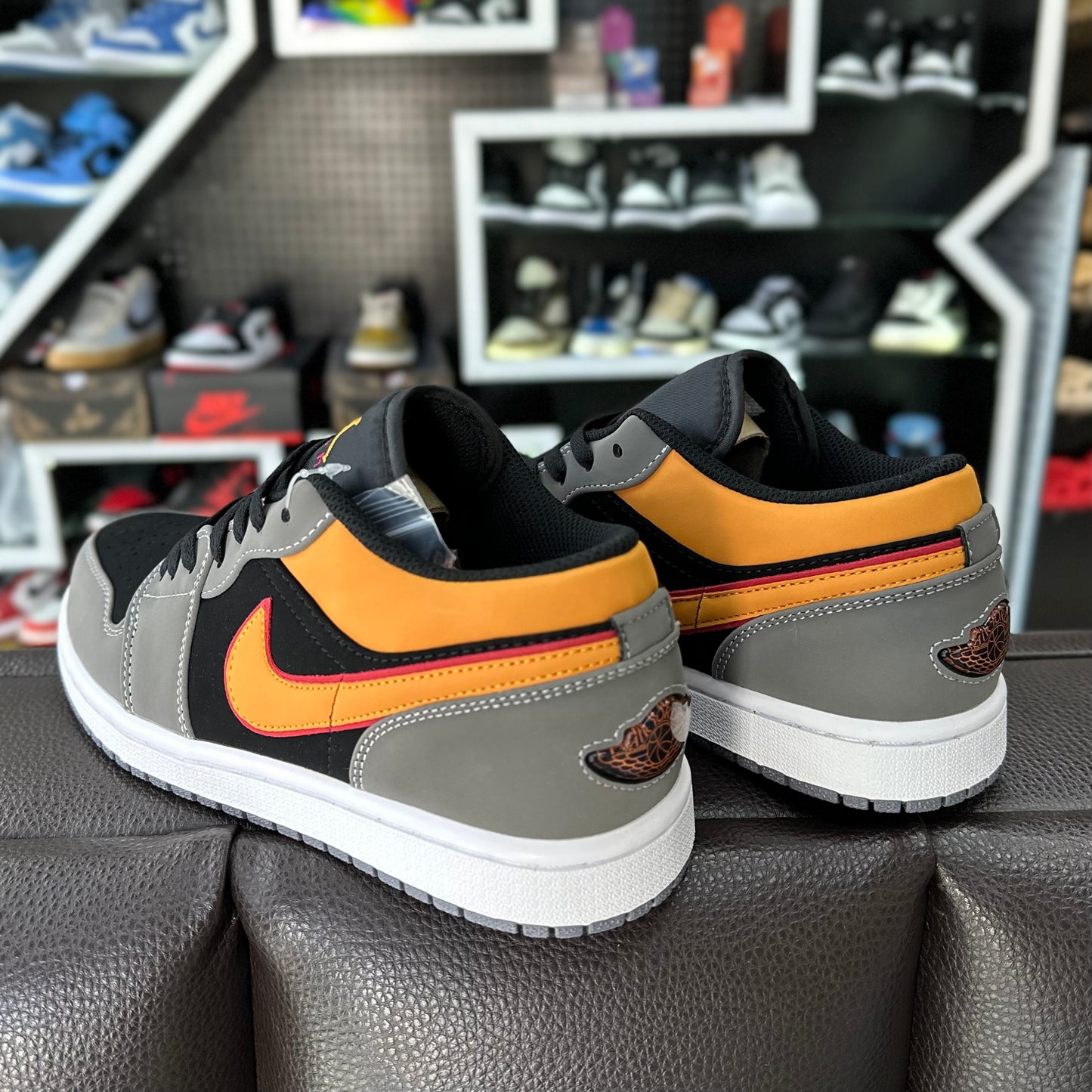 Jordan 1 Low Gris Naranja