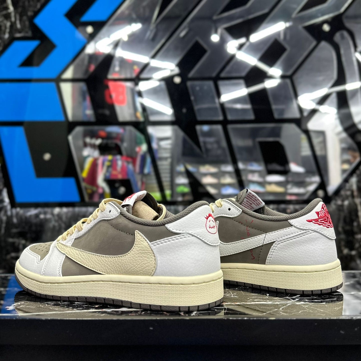 Jordan 1 Low Travis Reverse Mocca