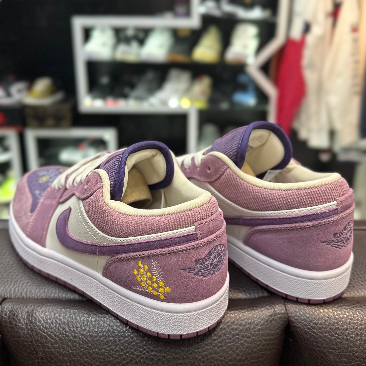 Jordan 1 Low Morado Flores