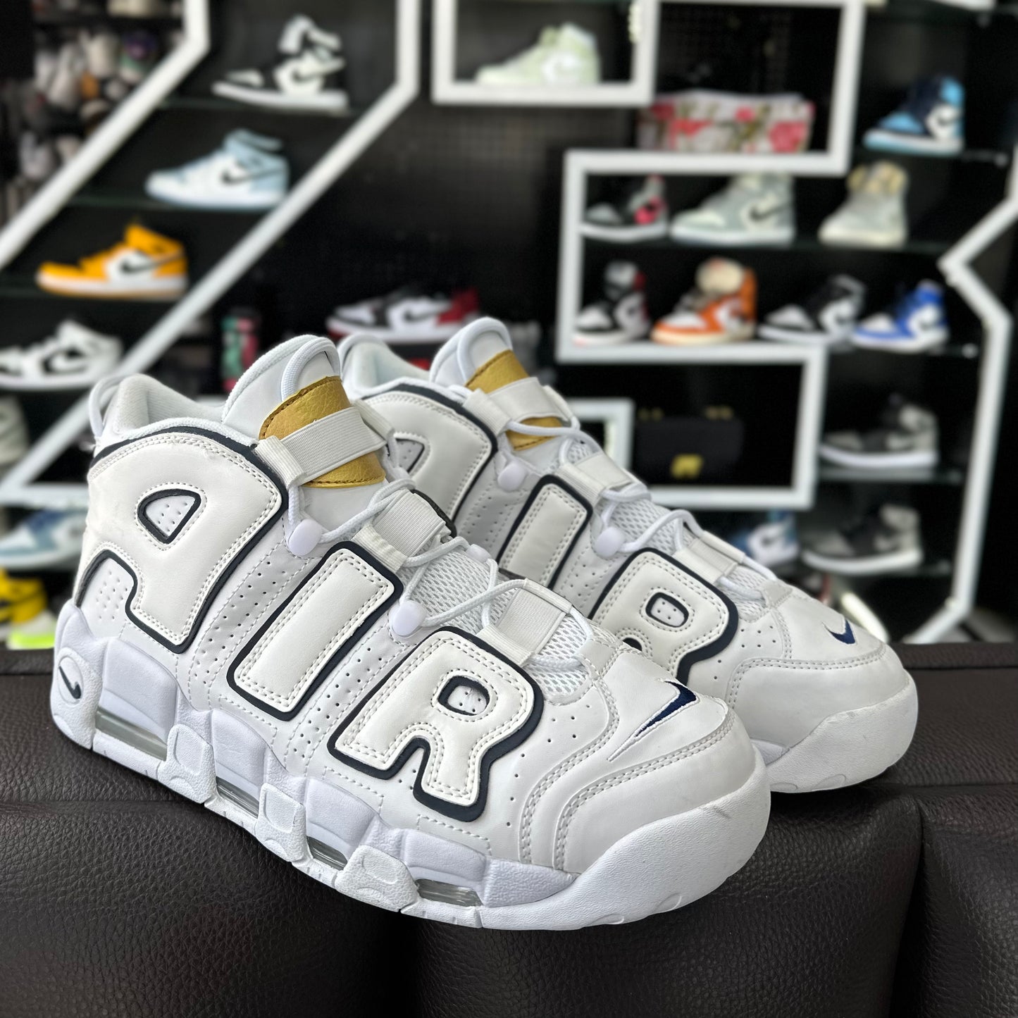 Uptempo Blanco/Dorado