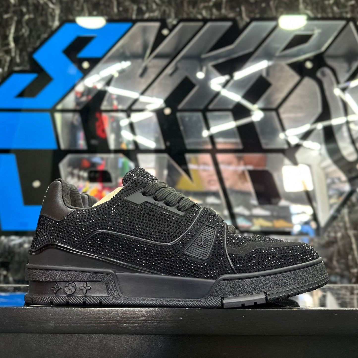 LV Trainer Crystals Black