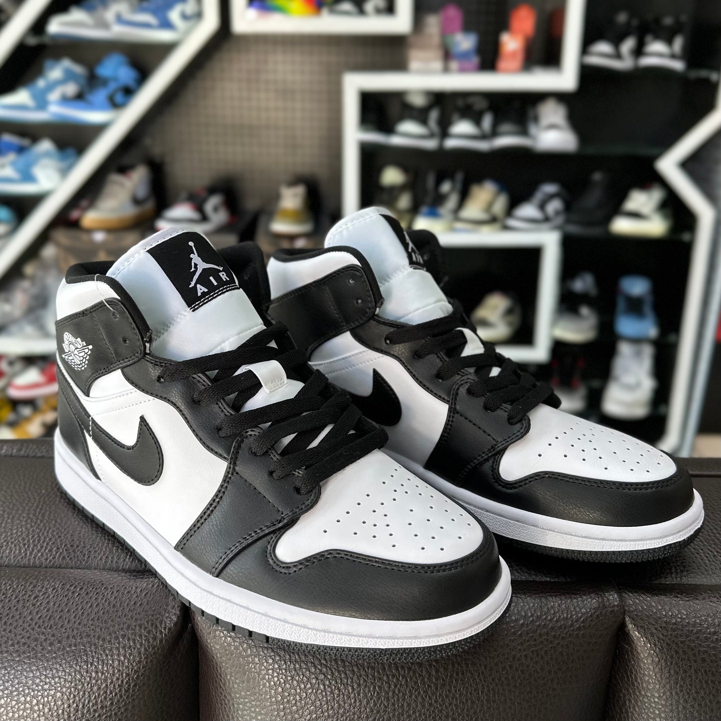 Jordan 1 Mid Panda