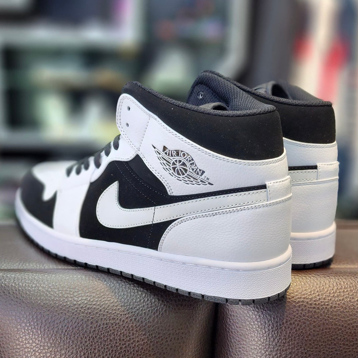 Jordan 1 Mid Panda Invertido