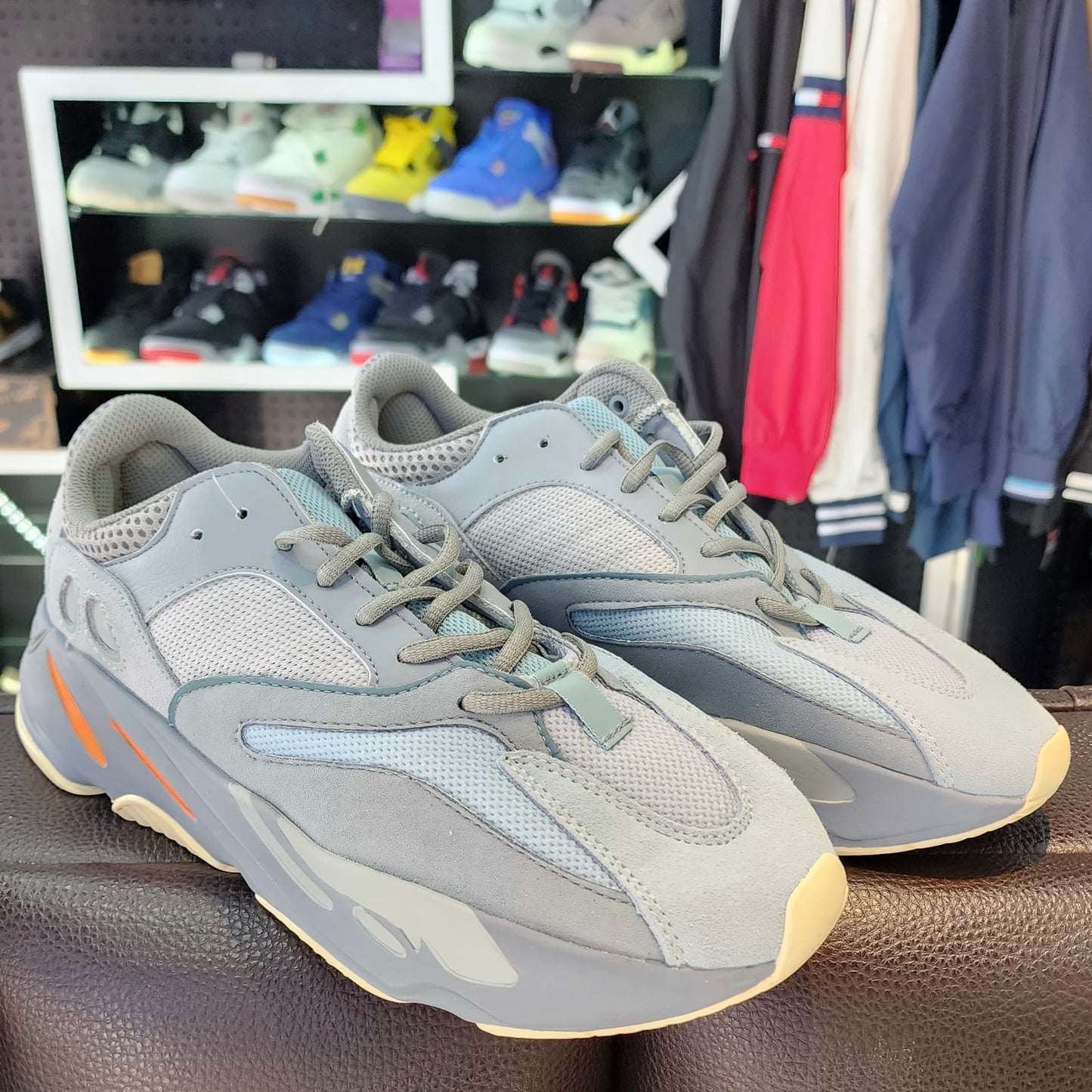 YEEZY BOOST 700 Azul