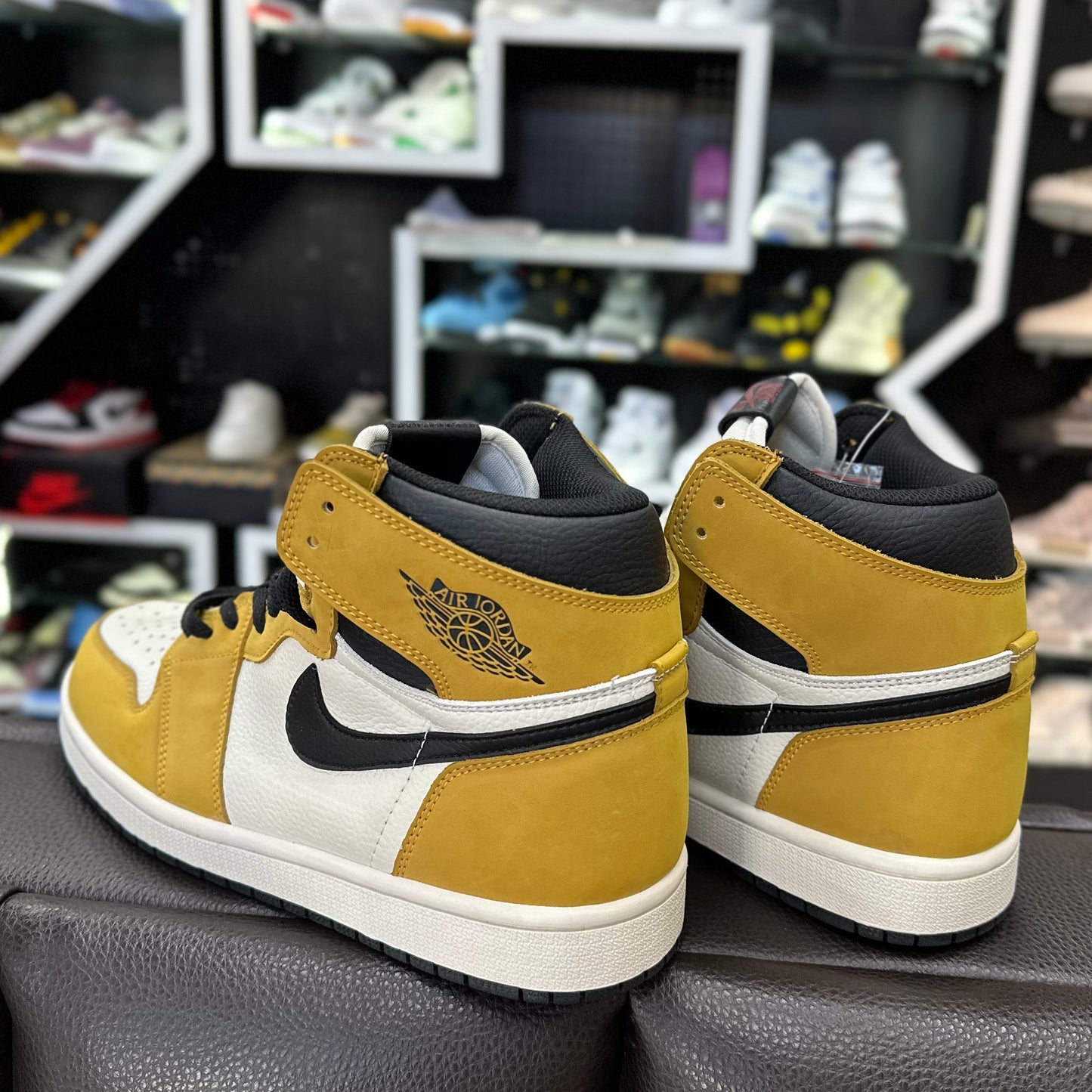 Jordan 1 High Mostaza