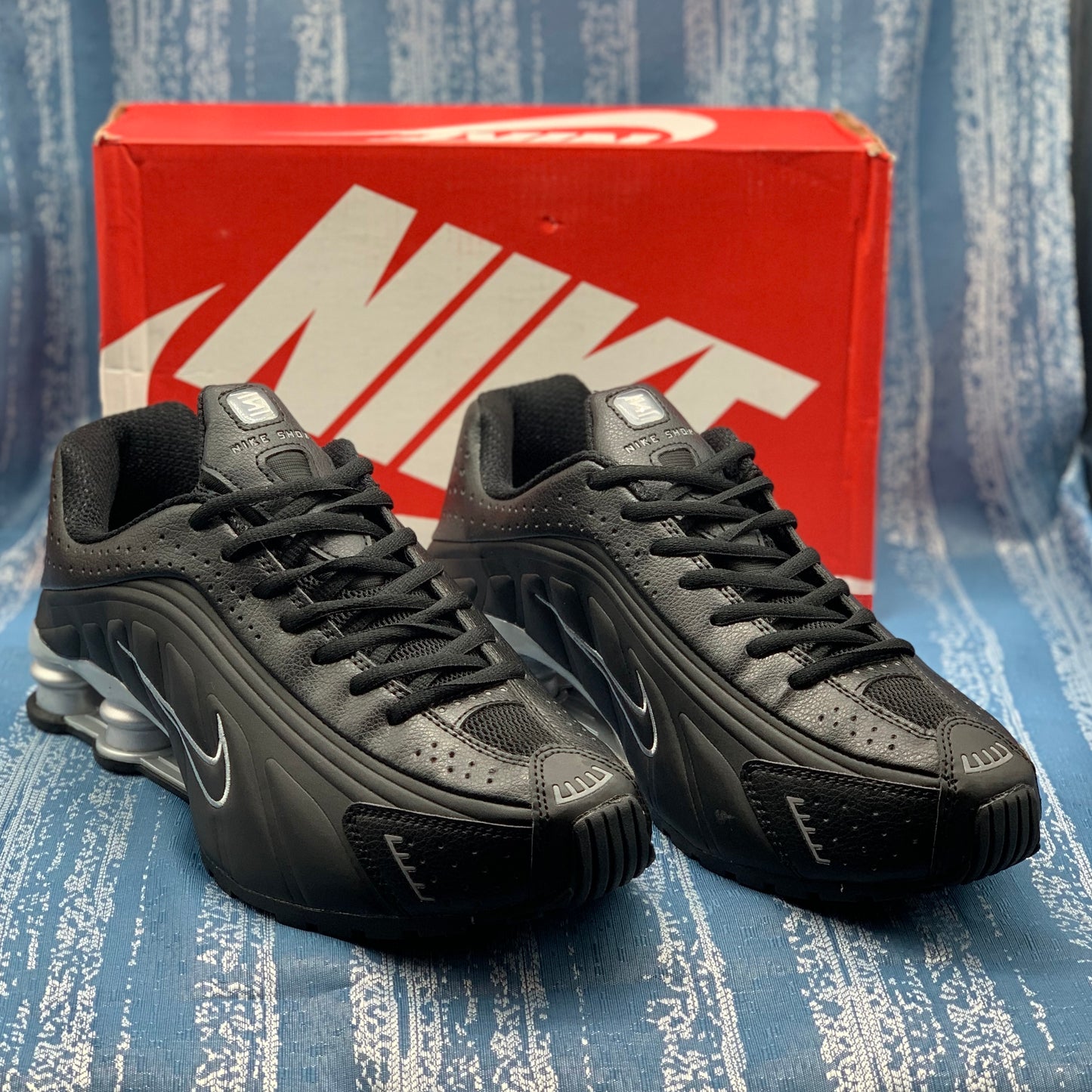 Nike Shox Negro Resortes Grises