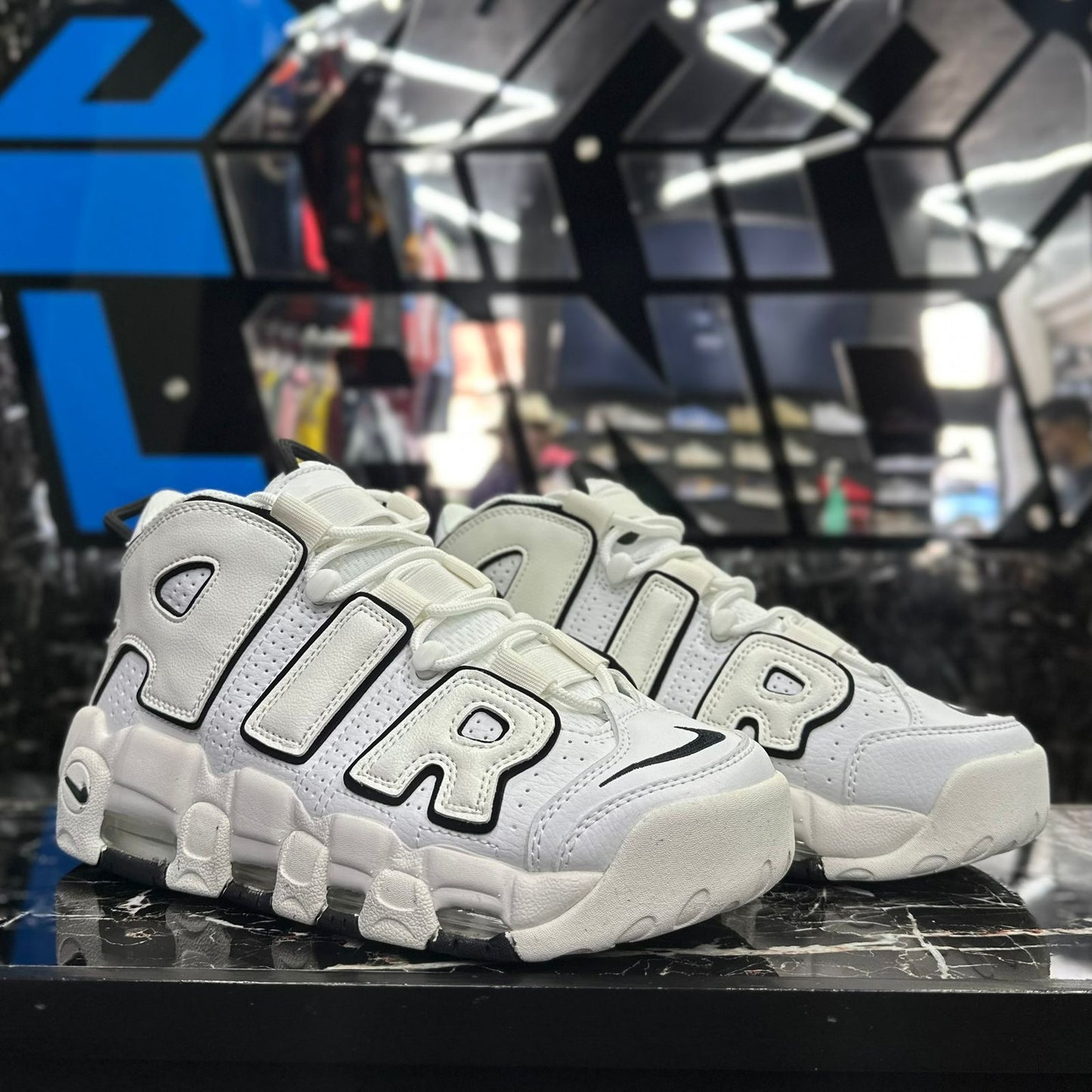 Uptempo Summit White Black