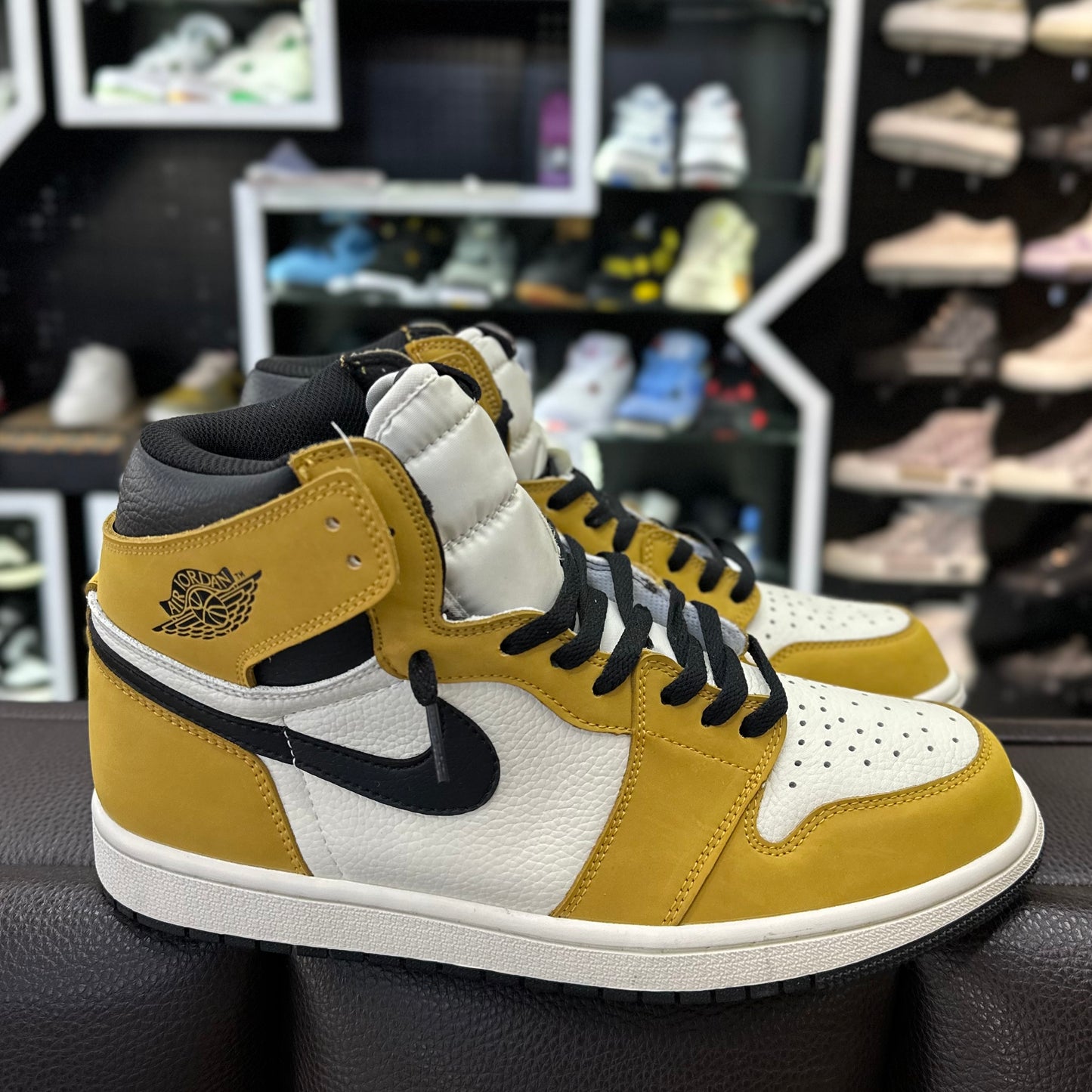 Jordan 1 High Mostaza