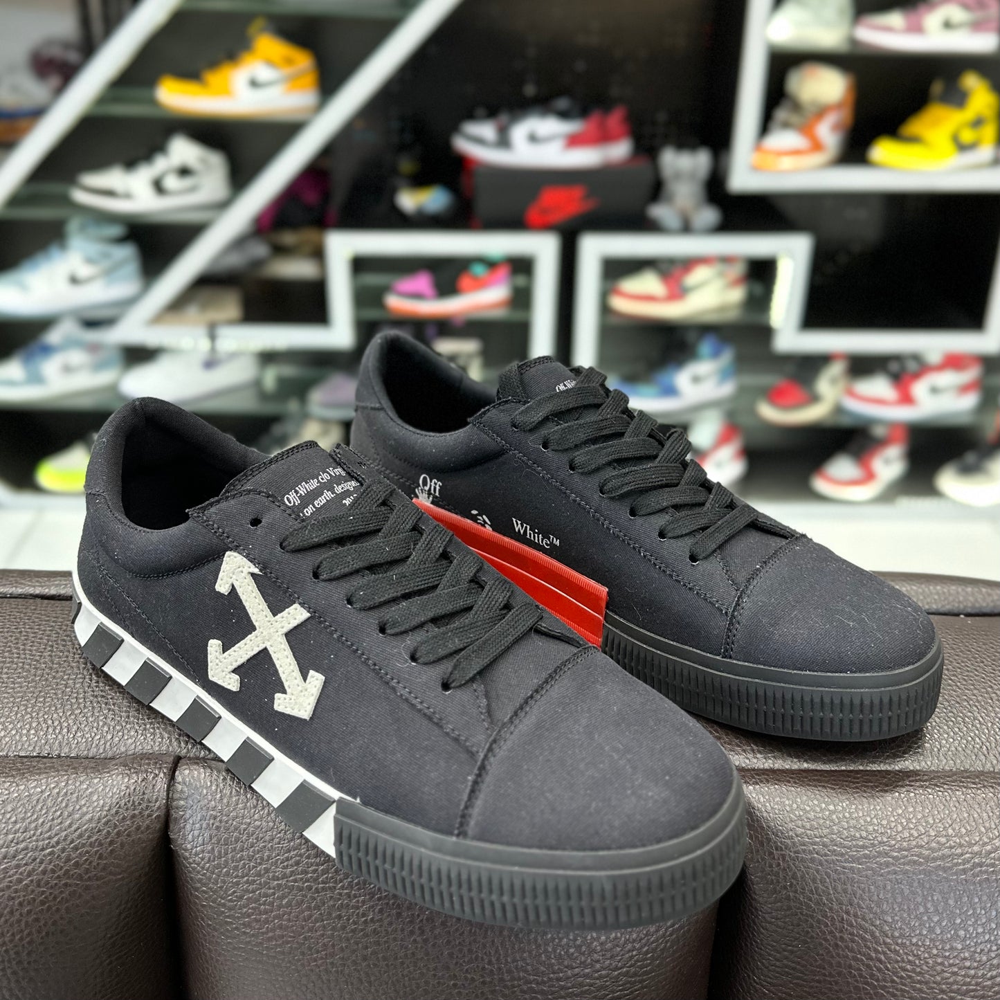 Off White Vulcanized Negro X Blanca