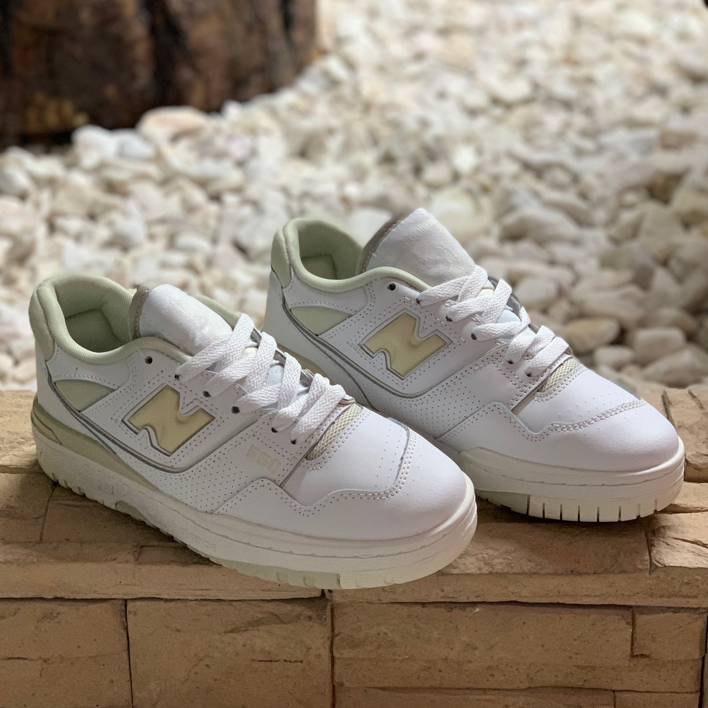 NB 550 Beige