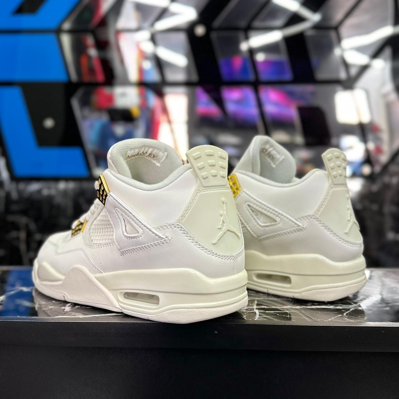 Jordan 4 Placas Doradas