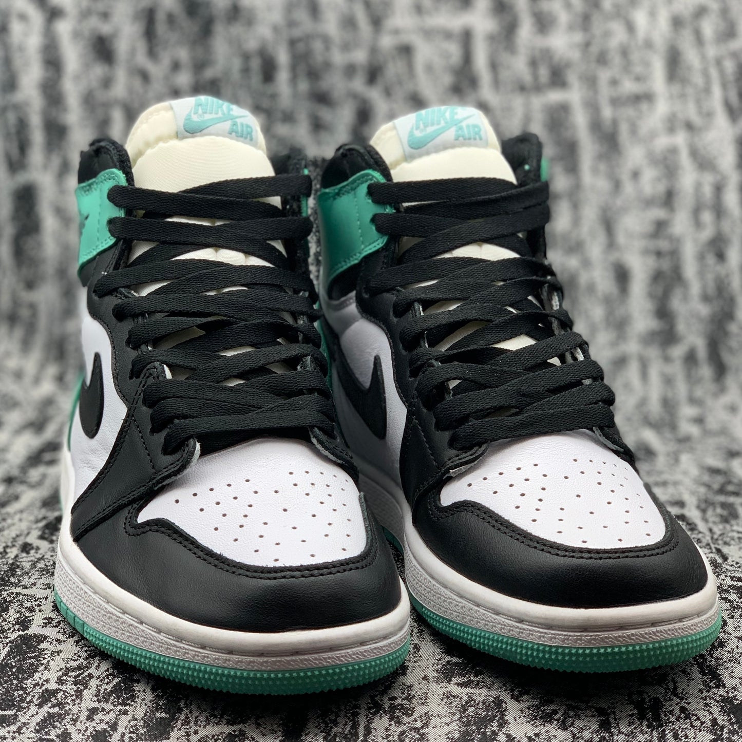 Jordan 1 High Menta